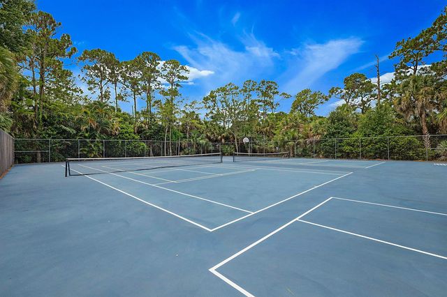 3570 Woods Walk Boulevard, Lake Worth, FL 33467