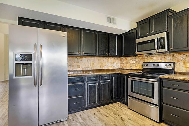 3570 Woods Walk Boulevard, Lake Worth, FL 33467