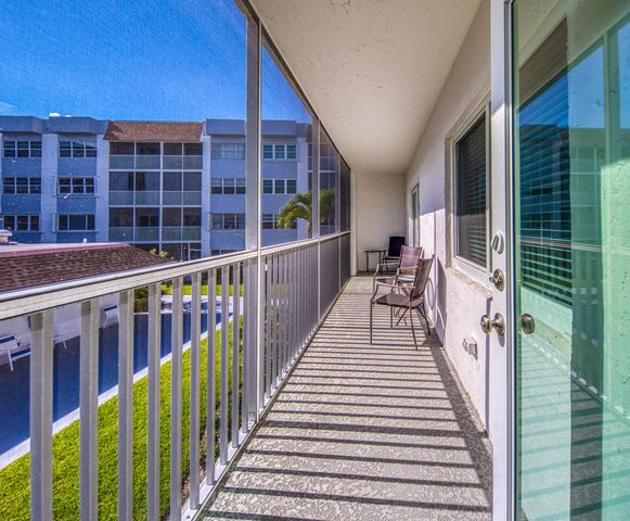 1516 S Lakeside Drive 205, Lake Worth Beach, FL 33460