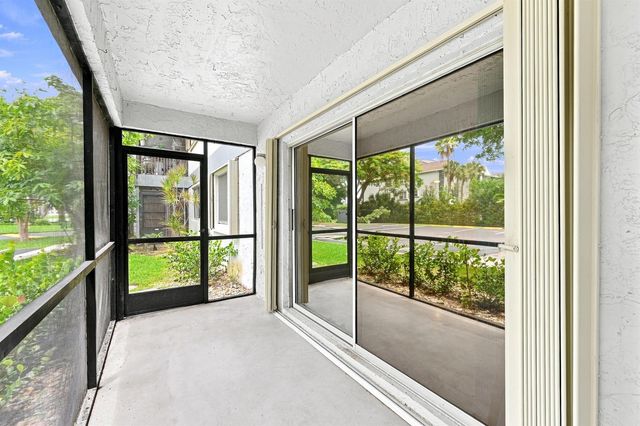2753 S OAKLAND FOREST Drive 102, Oakland Park, FL 33309