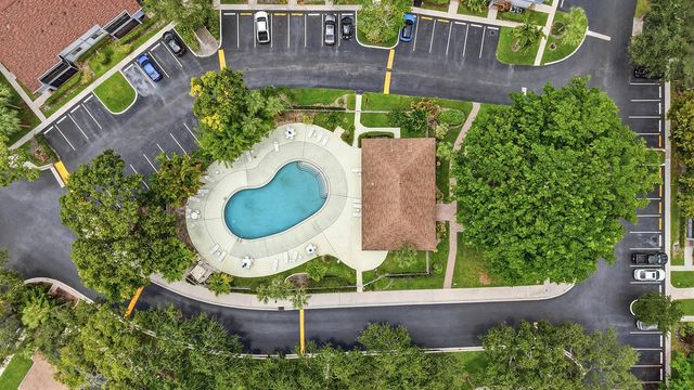2753 S OAKLAND FOREST Drive 102, Oakland Park, FL 33309