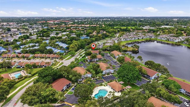 2753 S OAKLAND FOREST Drive 102, Oakland Park, FL 33309