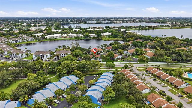 2753 S OAKLAND FOREST Drive 102, Oakland Park, FL 33309