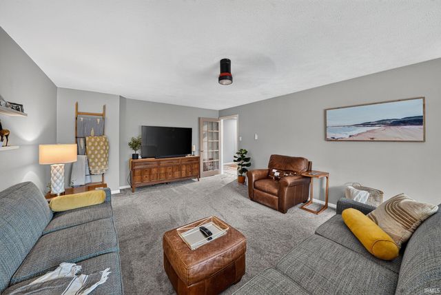 1024 E Eckman Street, South Bend, IN 46614