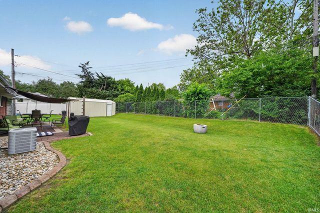 1024 E Eckman Street, South Bend, IN 46614