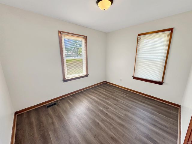 650 E Oregon Street, Evansville, IN 47711