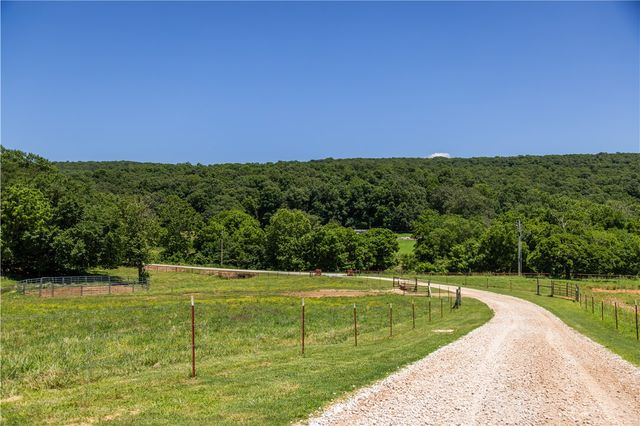 16175 N Cove Creek Wc 21 Road, Prairie Grove, AR 72753