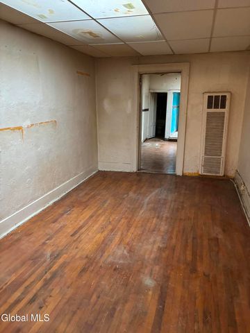 576 2nd Avenue, Troy, NY 12182