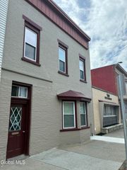 576 2nd Avenue, Troy, NY 12182