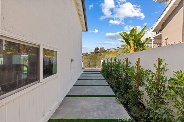 525 E Avenida San Juan, San Clemente, CA 92672