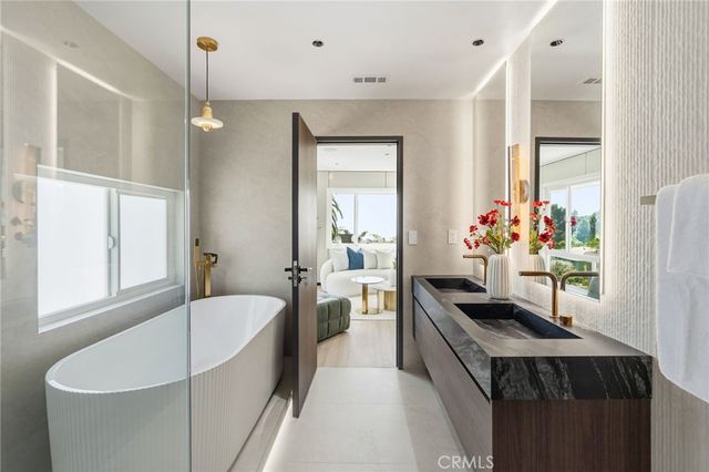 525 E Avenida San Juan, San Clemente, CA 92672