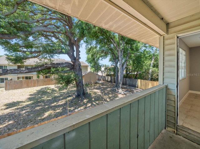 230 THORN TREE PLACE 230, Brandon, FL 33510