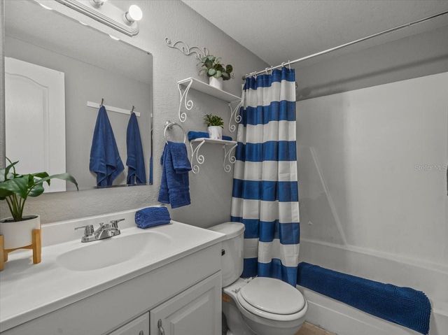 230 THORN TREE PLACE 230, Brandon, FL 33510