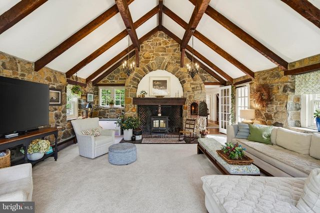 163 CREEK RD, Glen Mills, PA 19342