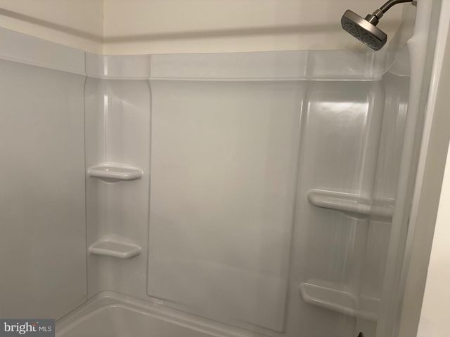 806 LIGHTFOOT DR, Lancaster, PA 17602