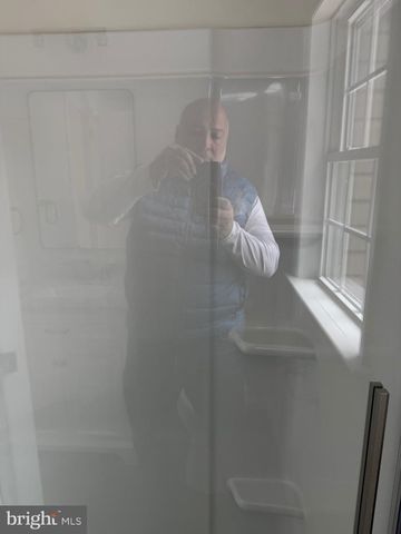 806 LIGHTFOOT DR, Lancaster, PA 17602