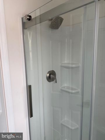 806 LIGHTFOOT DR, Lancaster, PA 17602