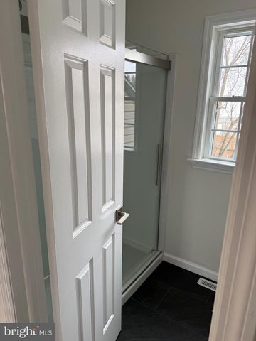 806 LIGHTFOOT DR, Lancaster, PA 17602