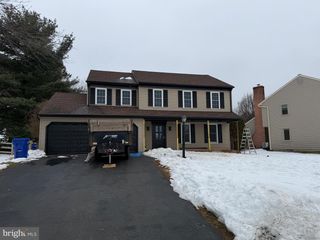 806 LIGHTFOOT DR, Lancaster, PA 17602