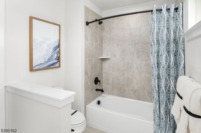 6 Amos Way C, Mount Olive Twp., NJ 07828