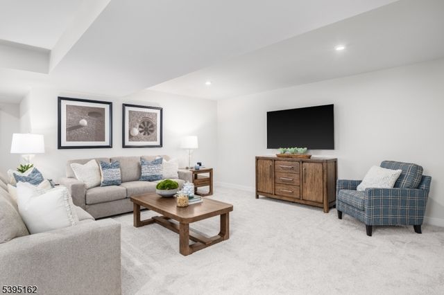 6 Amos Way C, Mount Olive Twp., NJ 07828