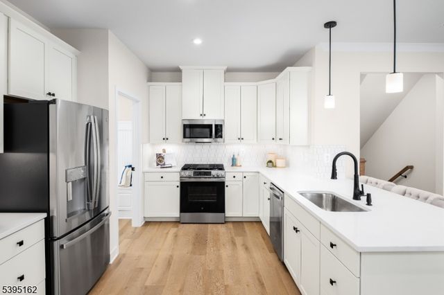 6 Amos Way C, Mount Olive Twp., NJ 07828