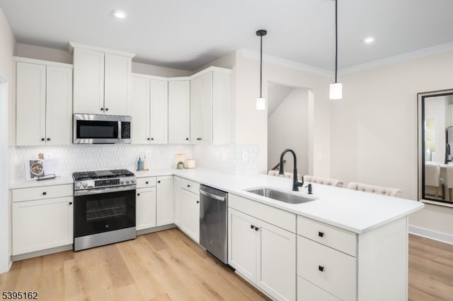 6 Amos Way C, Mount Olive Twp., NJ 07828