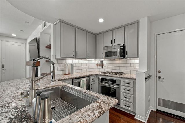 12 Midtown, Aliso Viejo, CA 92656