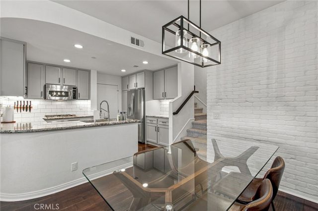 12 Midtown, Aliso Viejo, CA 92656