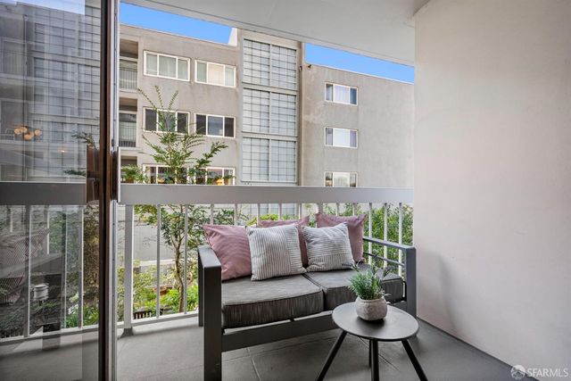 2200 Sacramento Street 205, San Francisco, CA 94115