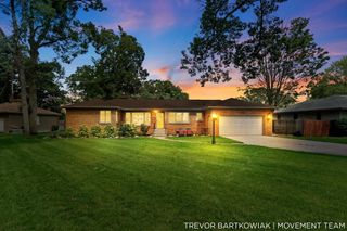 4166 Highgate Road, Norton Shores, MI 49441