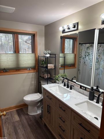 5575 River Ridge Trail, Clyde, MI 48049