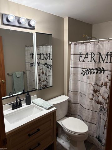 5575 River Ridge Trail, Clyde, MI 48049