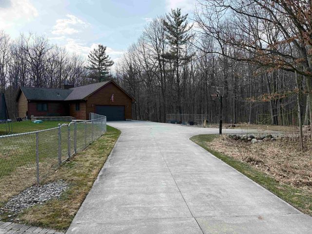 5575 River Ridge Trail, Clyde, MI 48049