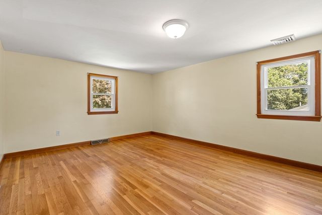 31 Dartmouth Drive, Billerica, MA 01821
