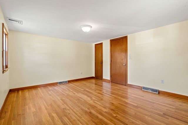 31 Dartmouth Drive, Billerica, MA 01821