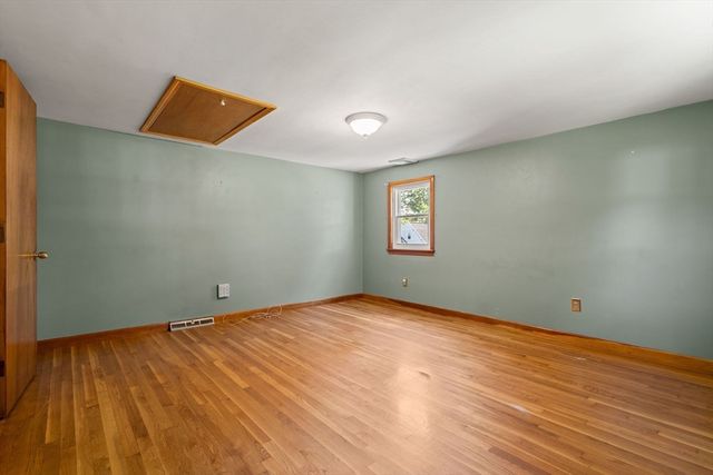 31 Dartmouth Drive, Billerica, MA 01821