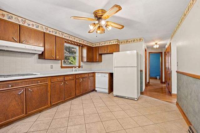 31 Dartmouth Drive, Billerica, MA 01821