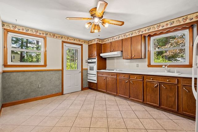 31 Dartmouth Drive, Billerica, MA 01821
