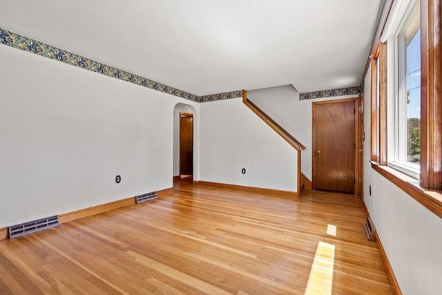 31 Dartmouth Drive, Billerica, MA 01821