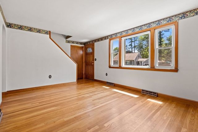 31 Dartmouth Drive, Billerica, MA 01821