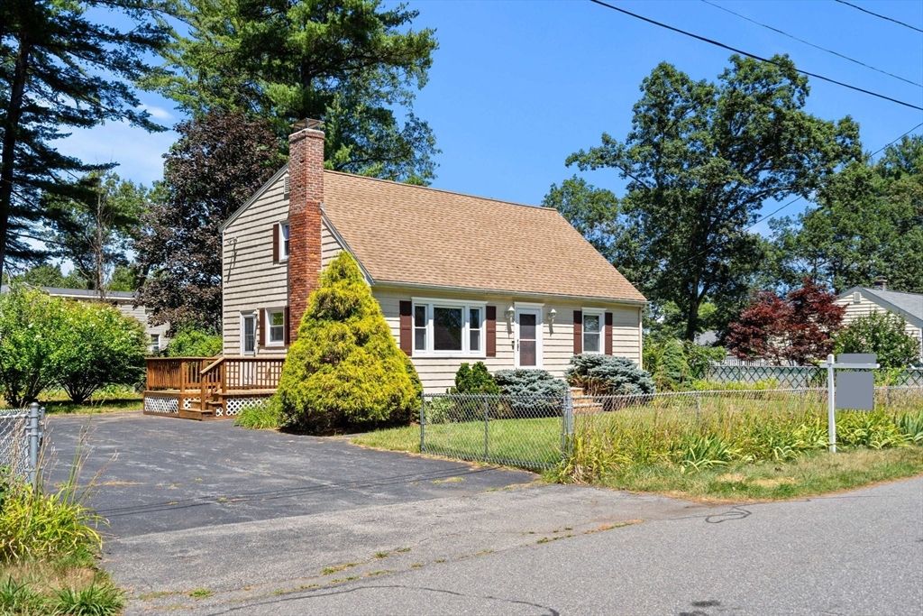31 Dartmouth Drive, Billerica, MA 01821
