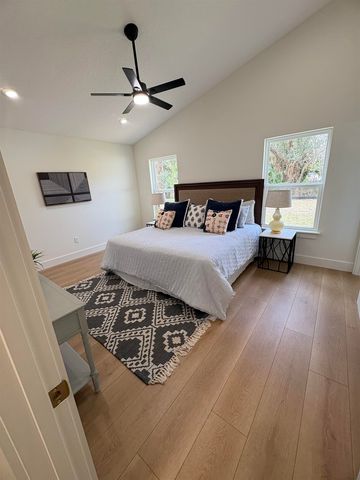 2867 N Seventh St, St Augustine, FL 32084