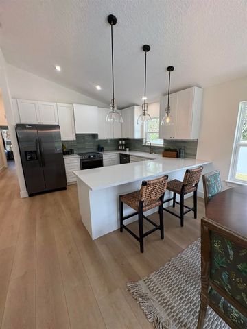 2867 N Seventh St, St Augustine, FL 32084