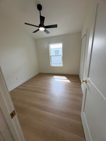 2867 N Seventh St, St Augustine, FL 32084