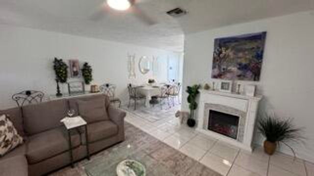 13 SW 13th Street, Deerfield Beach, FL 33441
