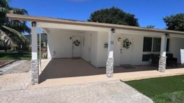 13 SW 13th Street, Deerfield Beach, FL 33441