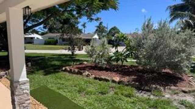 13 SW 13th Street, Deerfield Beach, FL 33441