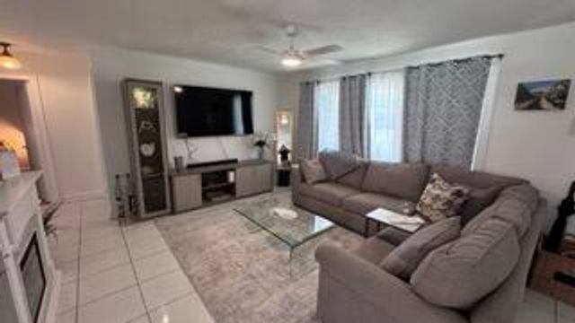 13 SW 13th Street, Deerfield Beach, FL 33441