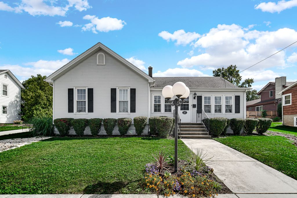 624 S Hamilton Street, Lockport, IL 60441